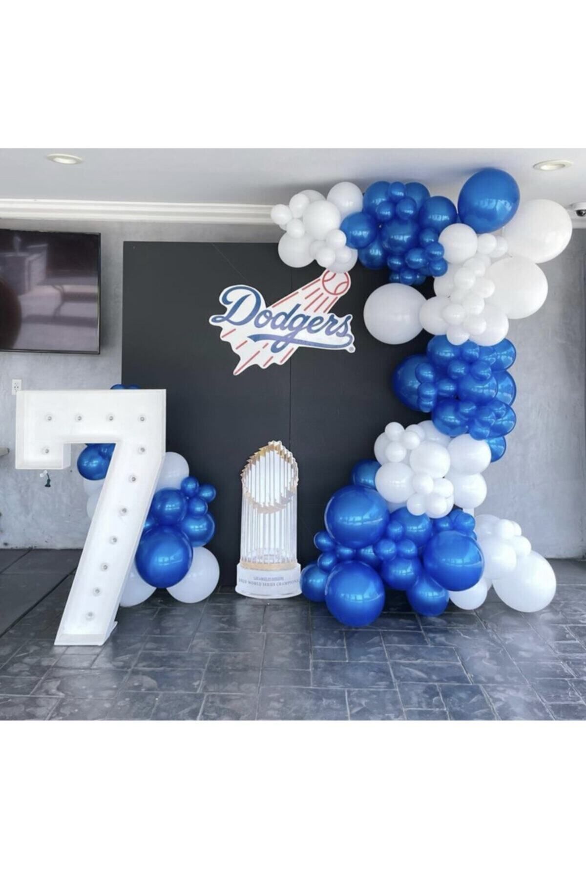 Mavi Beyaz Balon Konsept Zinciri