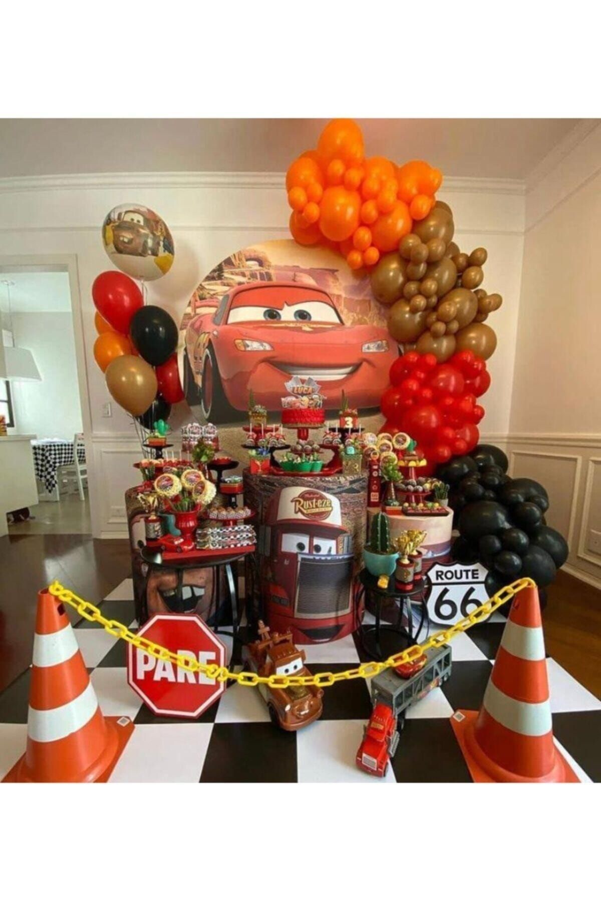 Kırmızı Araba Balon Konsept